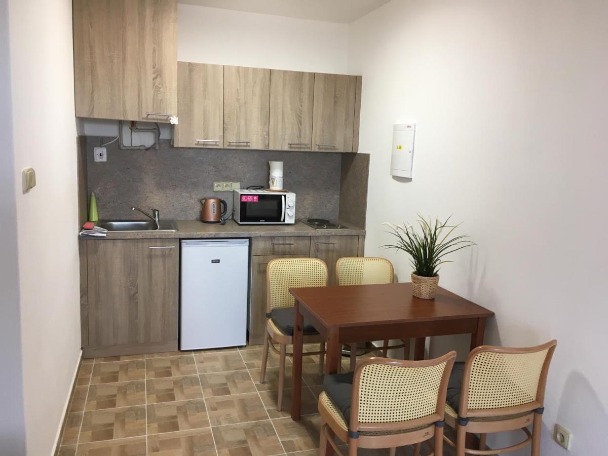 Apartmany S Klimatizaci - Penzion U Kudlacku Pouzdrany Ngoại thất bức ảnh