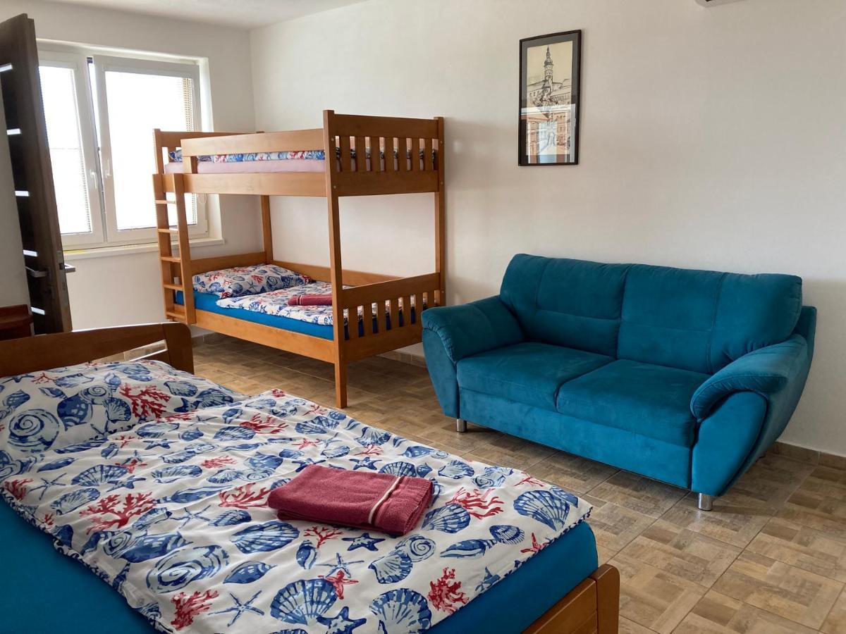 Apartmany S Klimatizaci - Penzion U Kudlacku Pouzdrany Ngoại thất bức ảnh